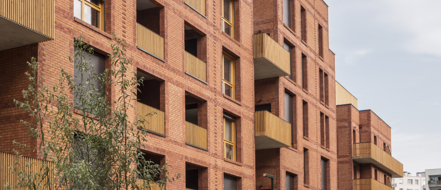 Bois et maxi-brique à Bagneux